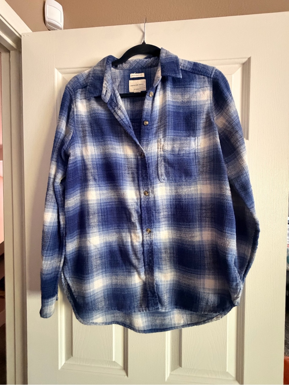 American Eagle Outfitters Blue and White Plaid Button-Down boyfriend fit